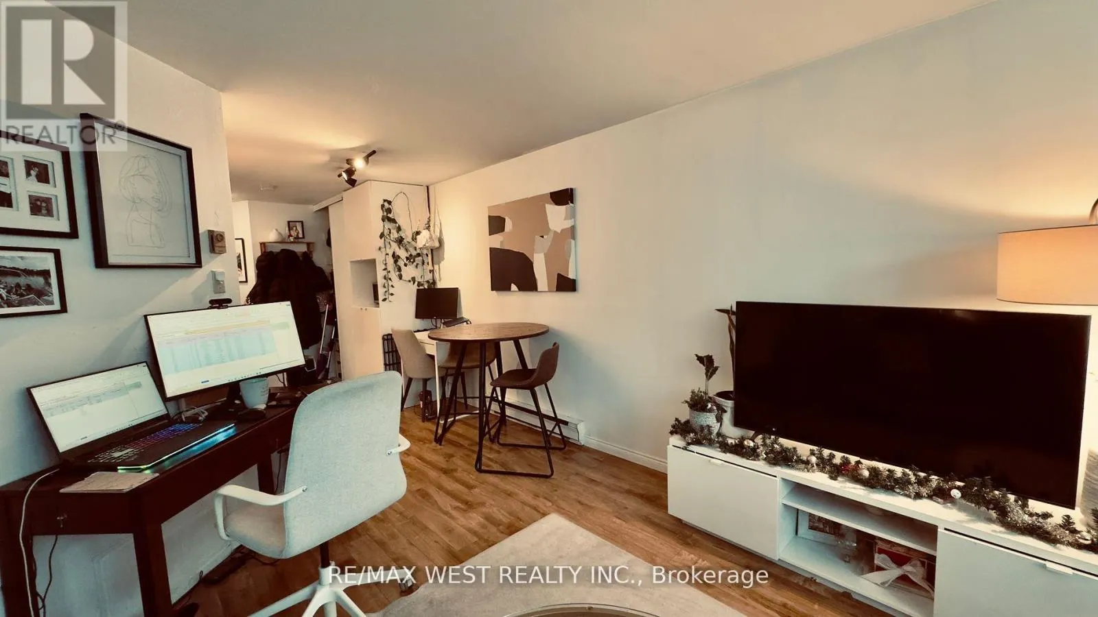 1061 BATHURST STREET