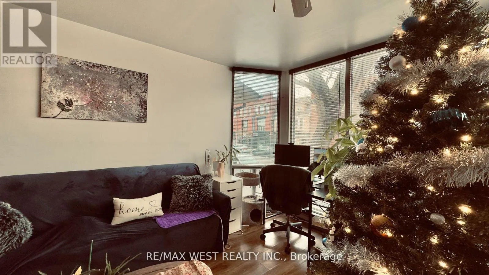 1061 BATHURST STREET