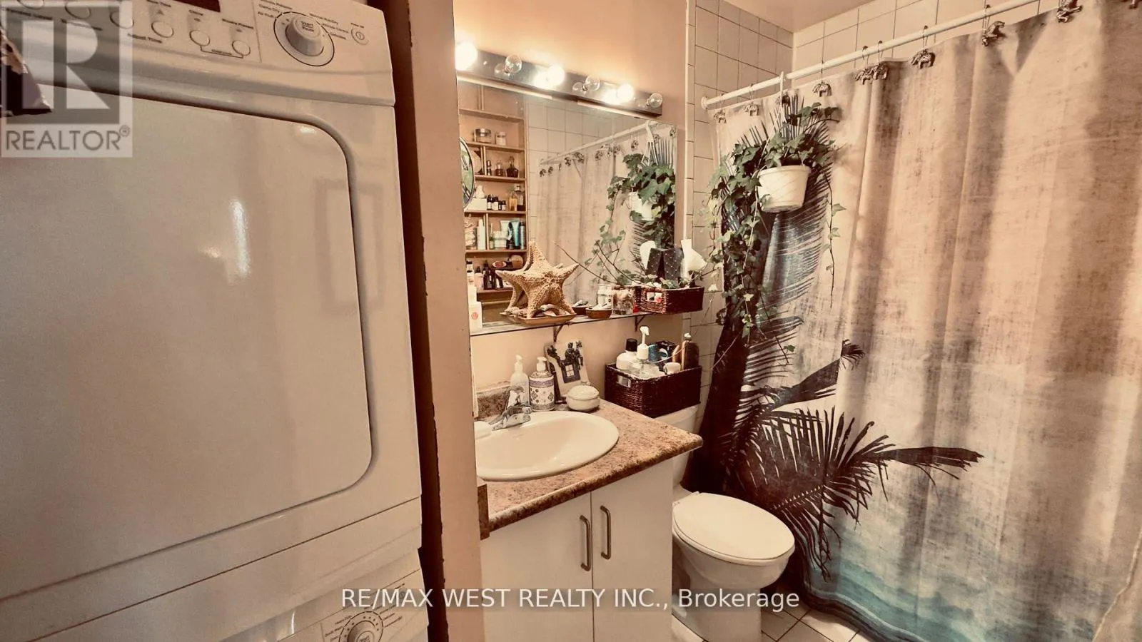 1061 BATHURST STREET
