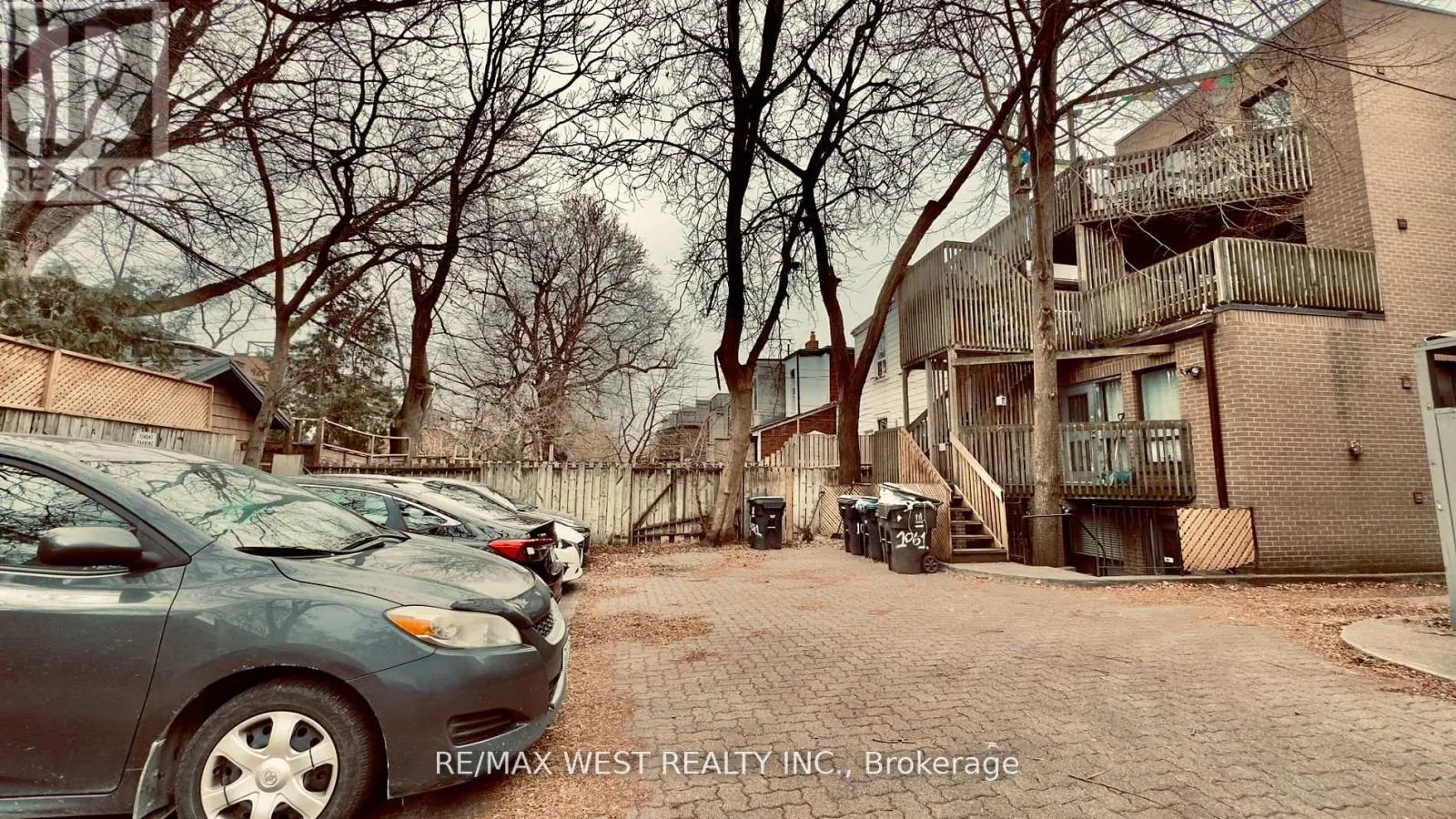 1061 BATHURST STREET