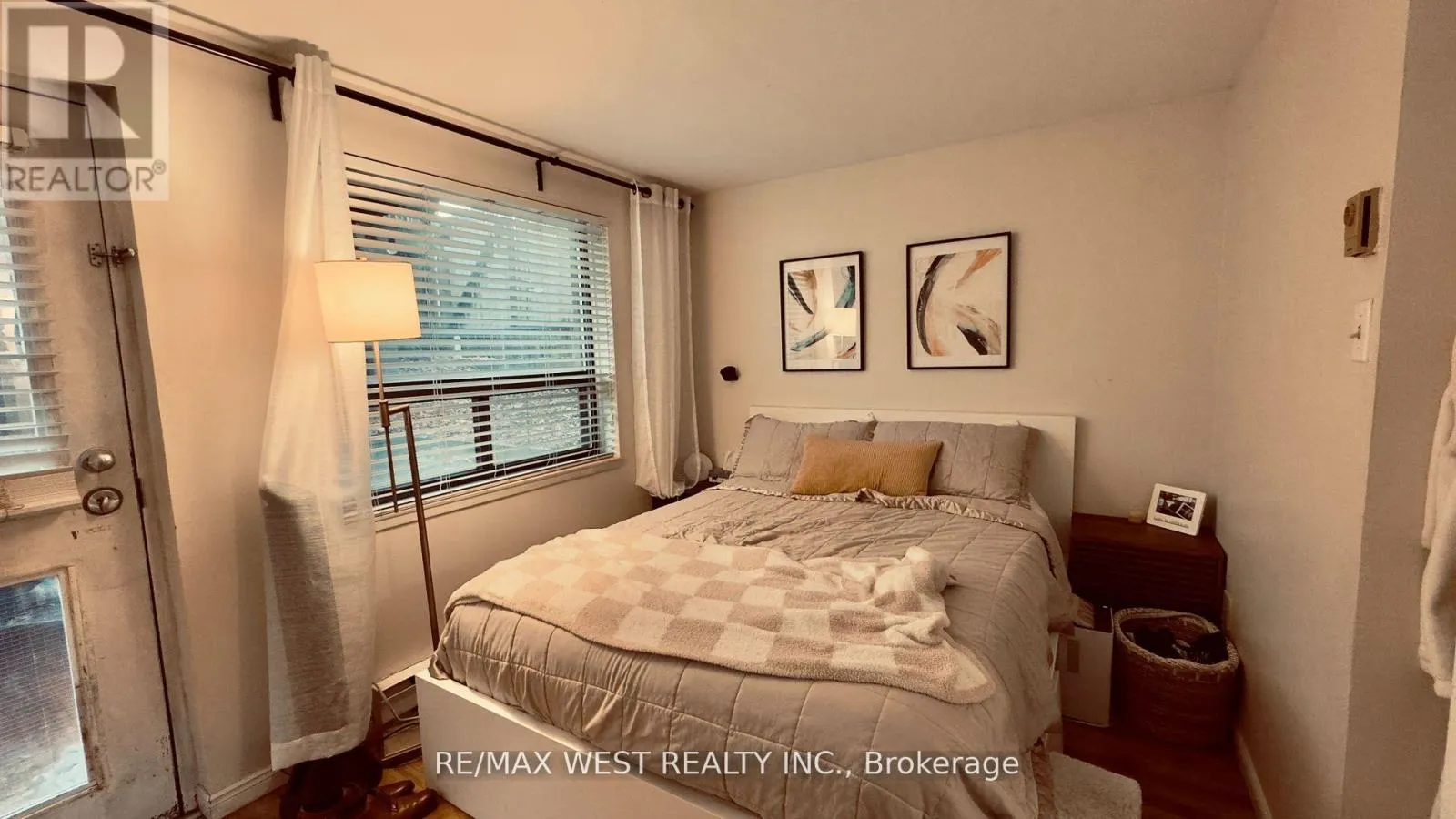 1061 BATHURST STREET