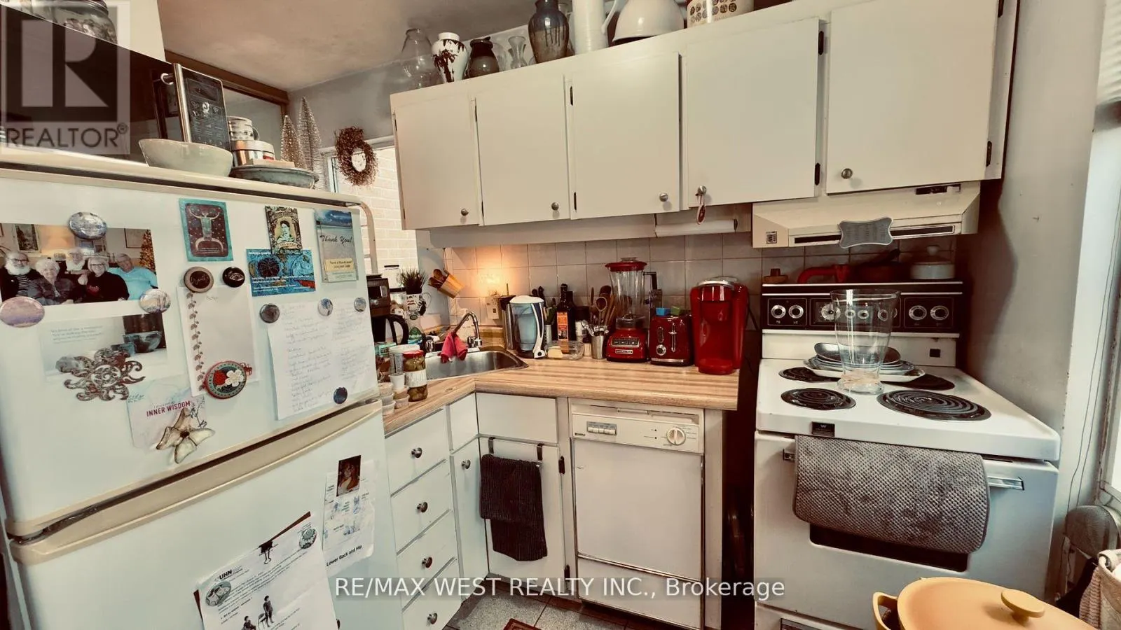 1061 BATHURST STREET