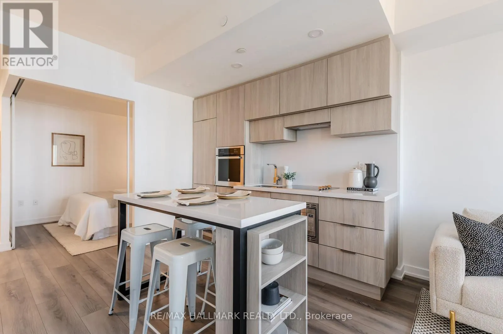 2902 - 39 ROEHAMPTON AVENUE