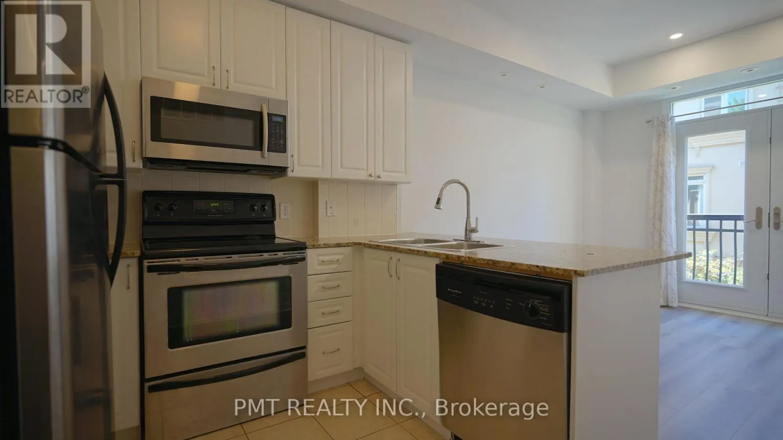 29 - 68 CARR STREET S