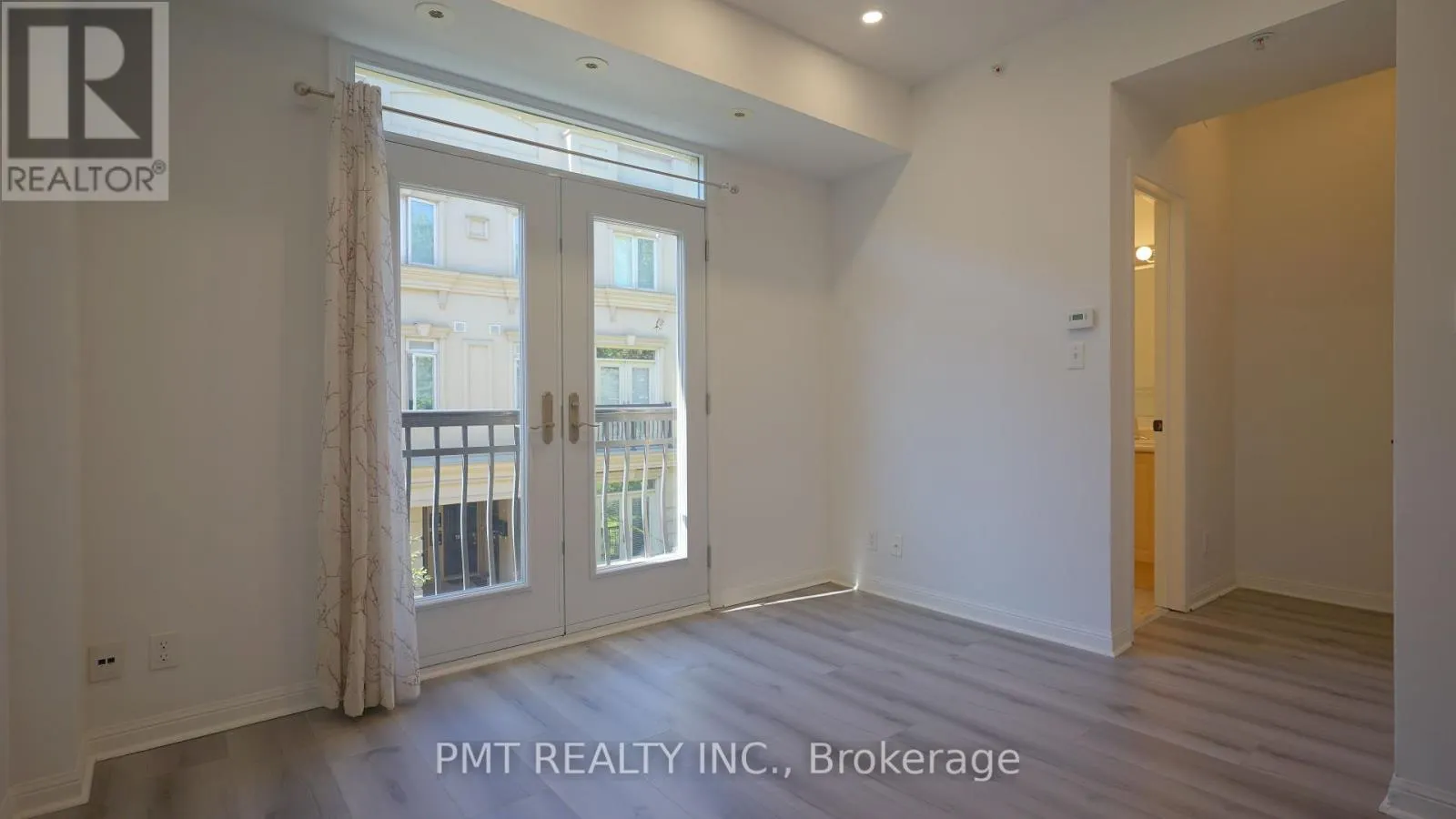 29 - 68 CARR STREET S