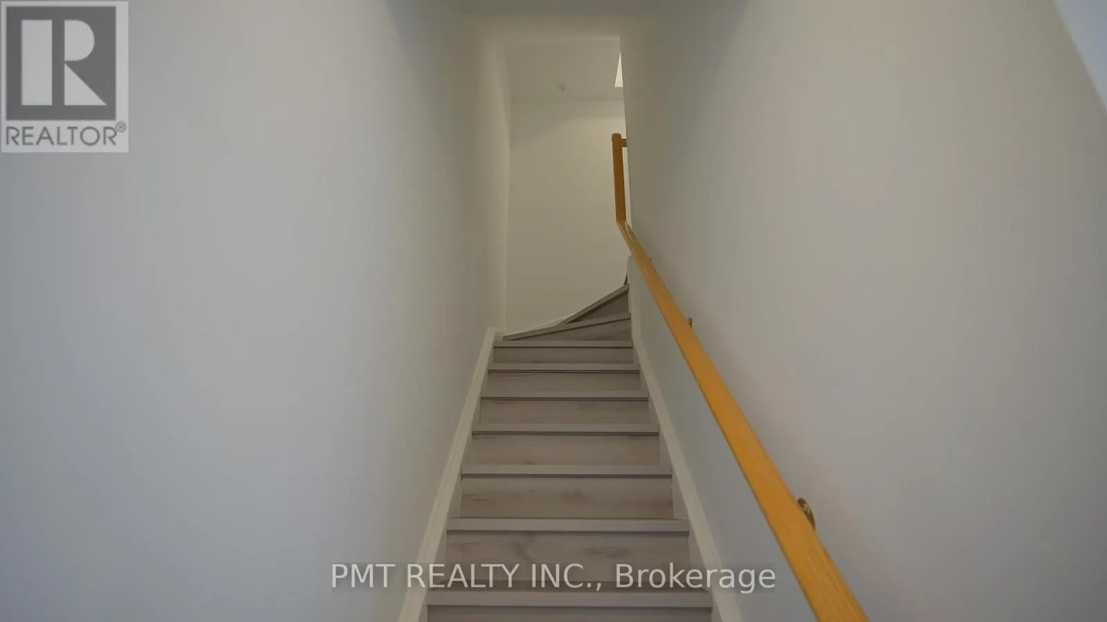 29 - 68 CARR STREET S