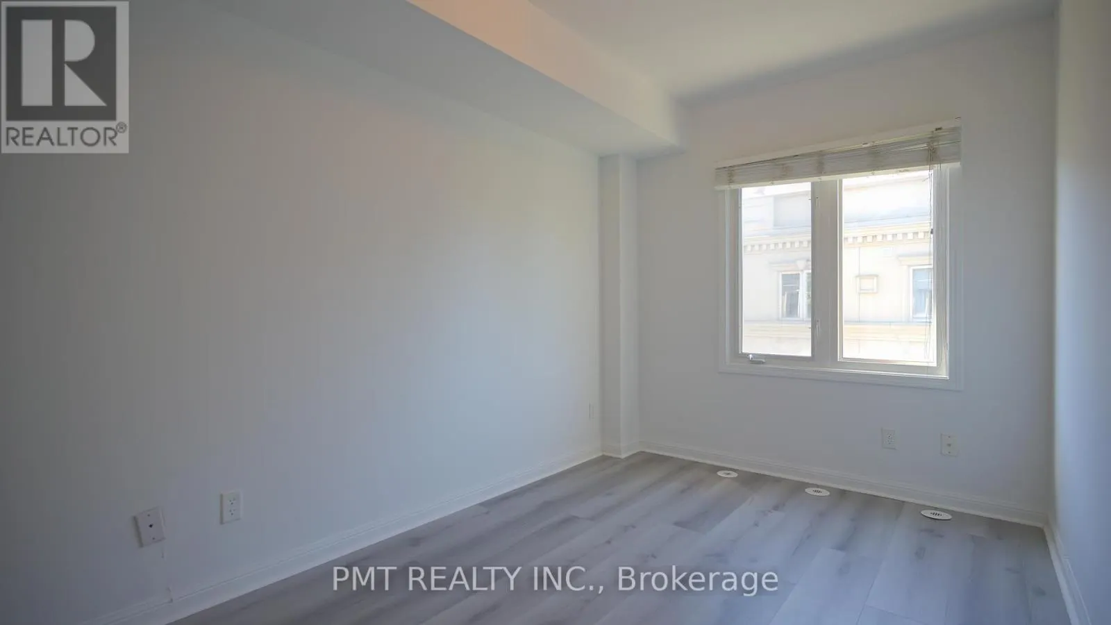 29 - 68 CARR STREET S