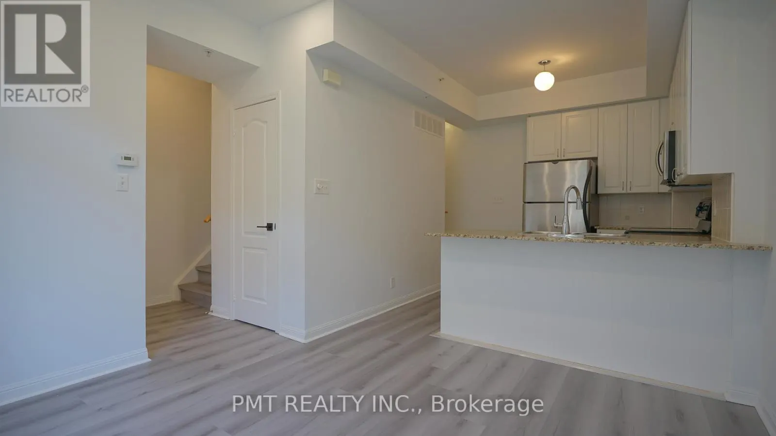 29 - 68 CARR STREET S