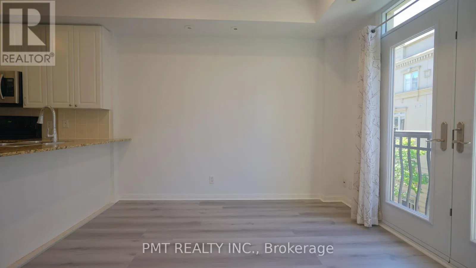 29 - 68 CARR STREET S