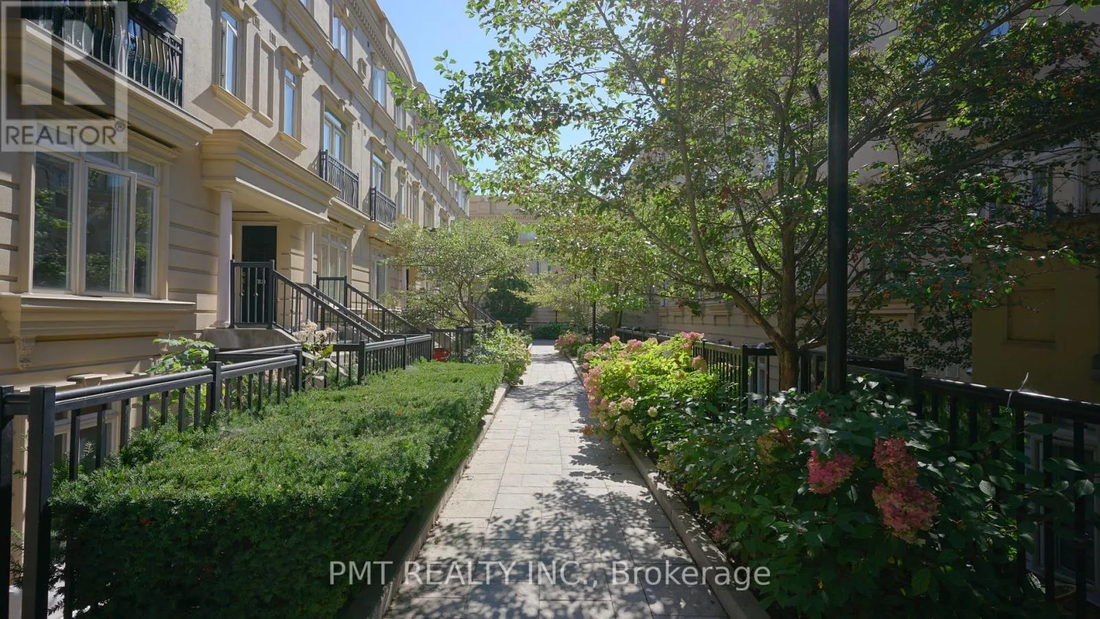 29 - 68 CARR STREET S