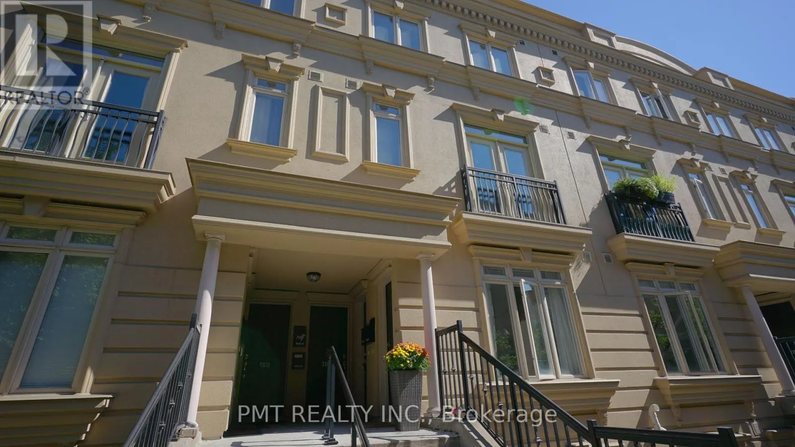 29 - 68 CARR STREET S