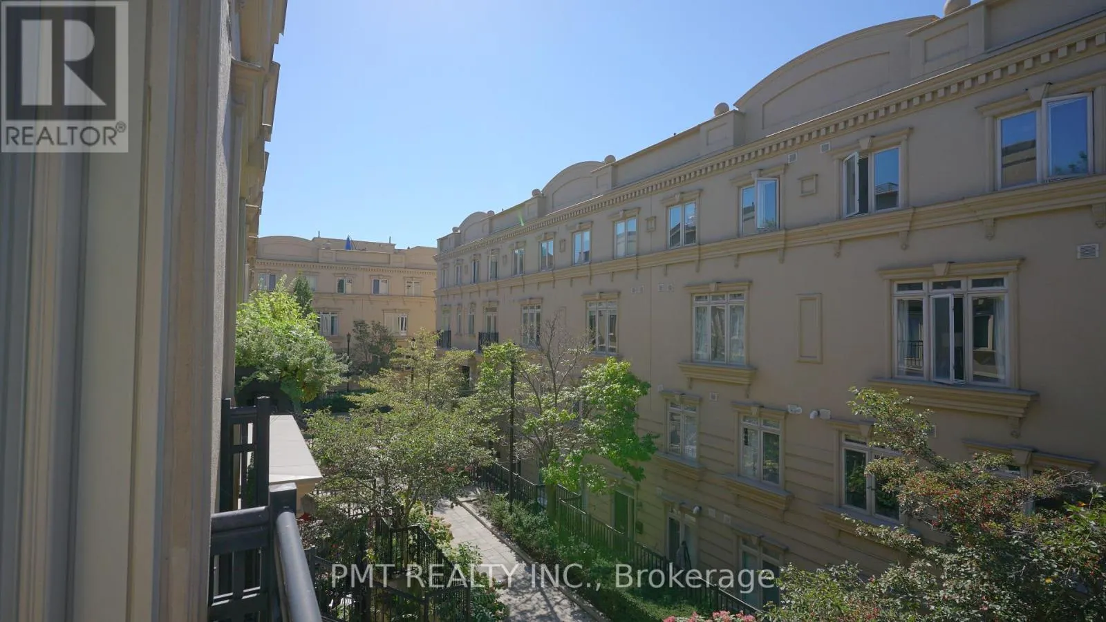 29 - 68 CARR STREET S