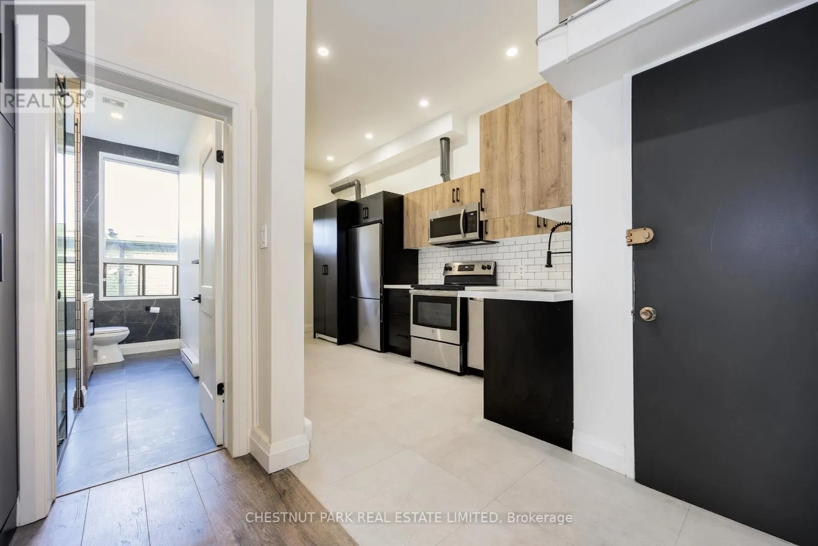 414 SPADINA AVENUE