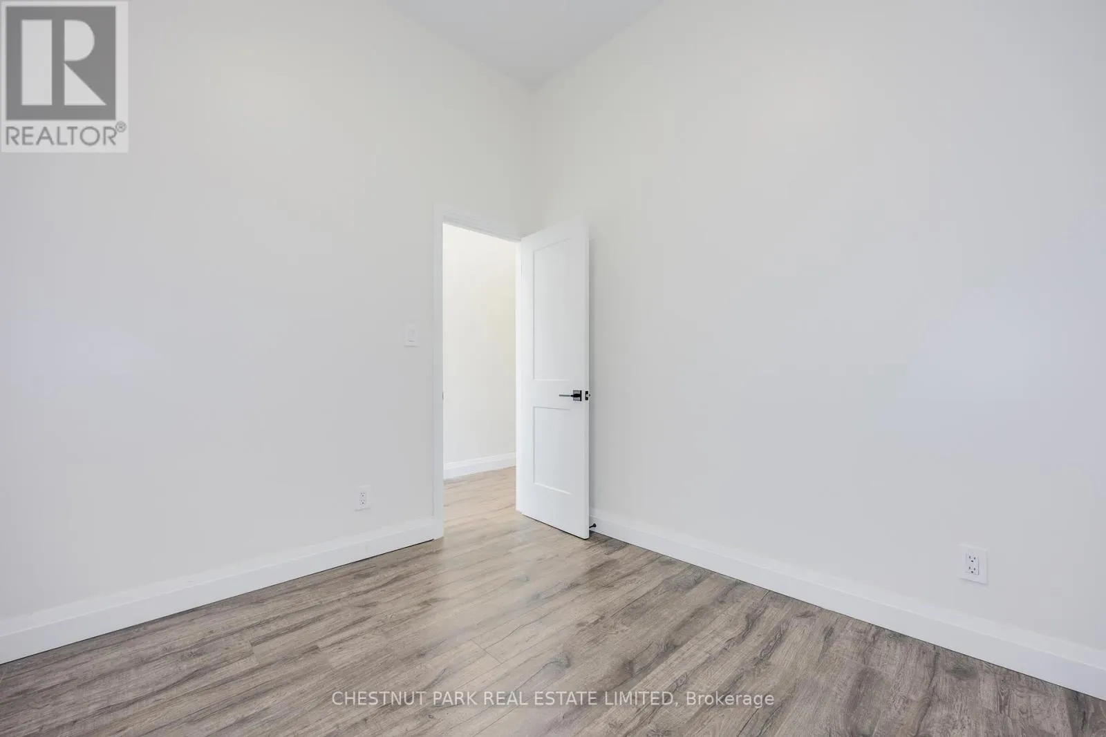 414 SPADINA AVENUE