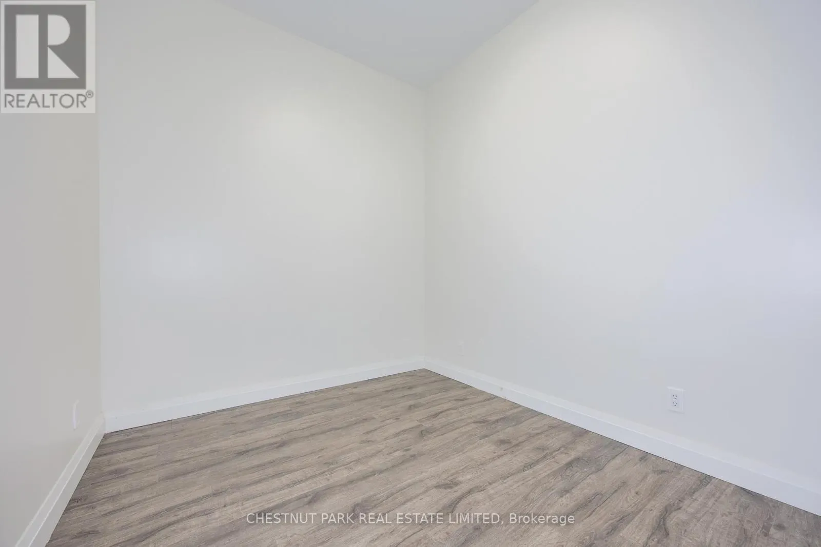 414 SPADINA AVENUE