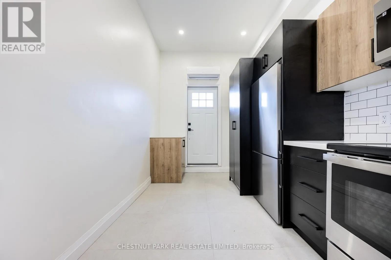 414 SPADINA AVENUE