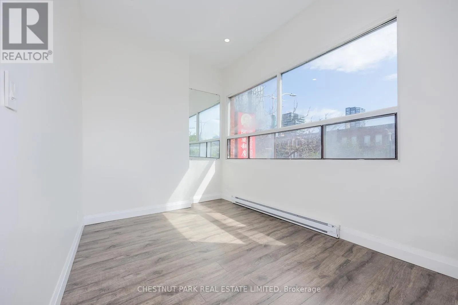 414 SPADINA AVENUE