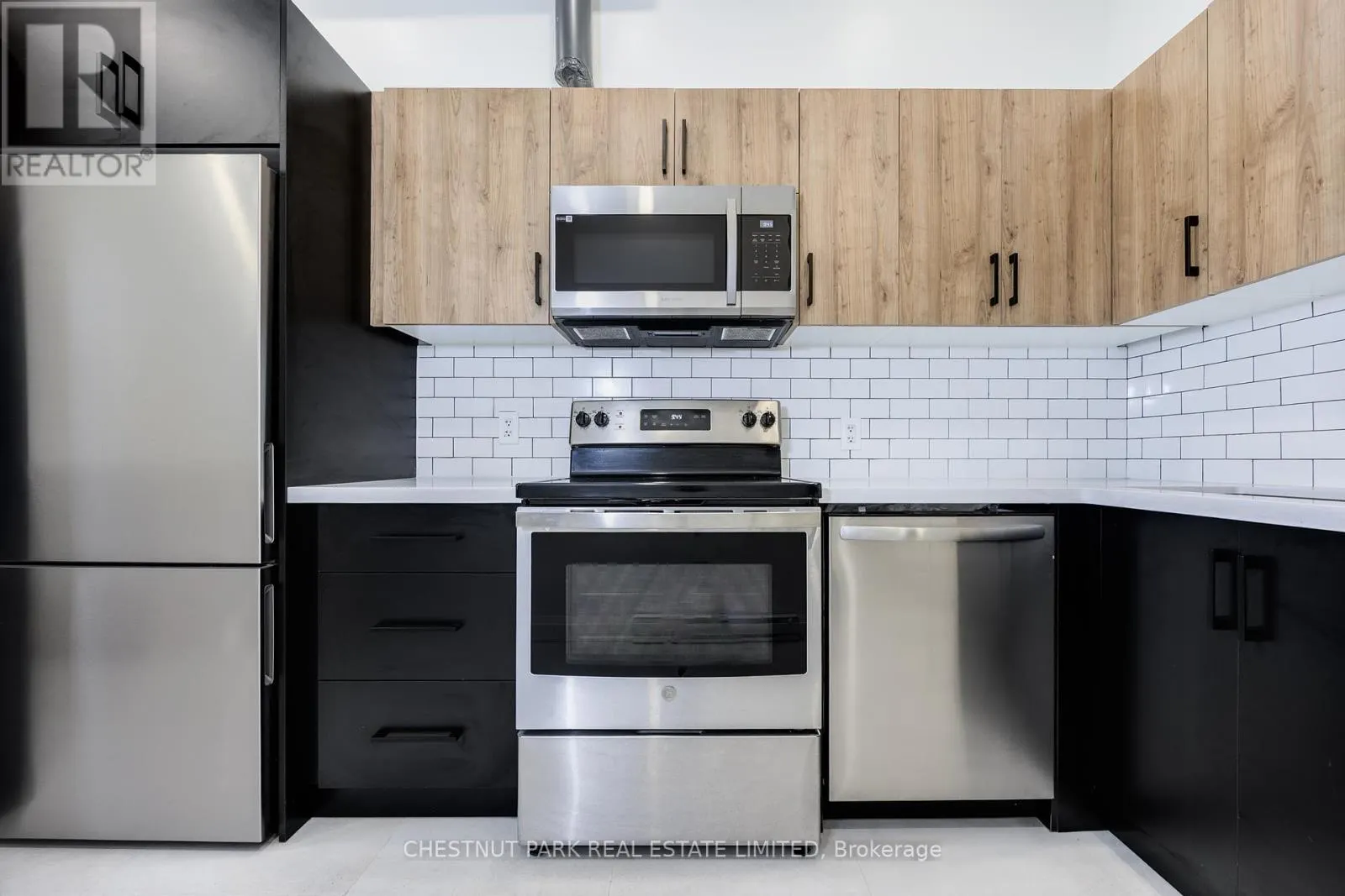 414 SPADINA AVENUE