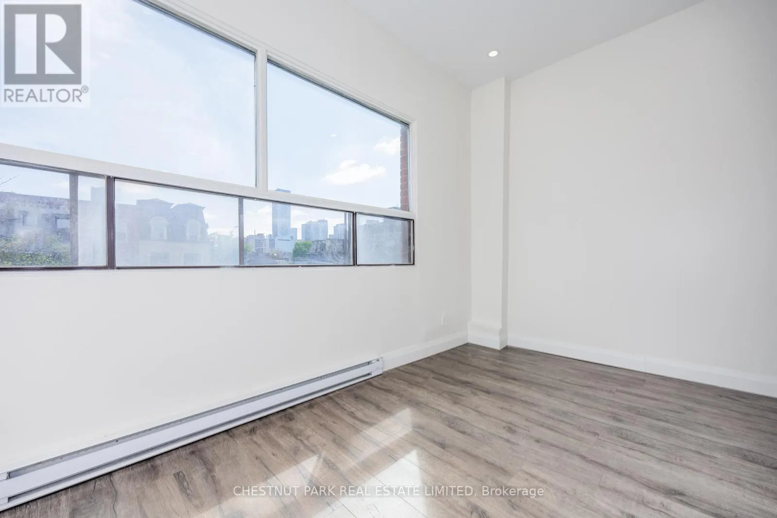414 SPADINA AVENUE