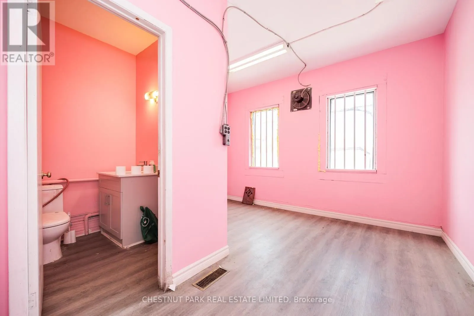 414 SPADINA AVENUE