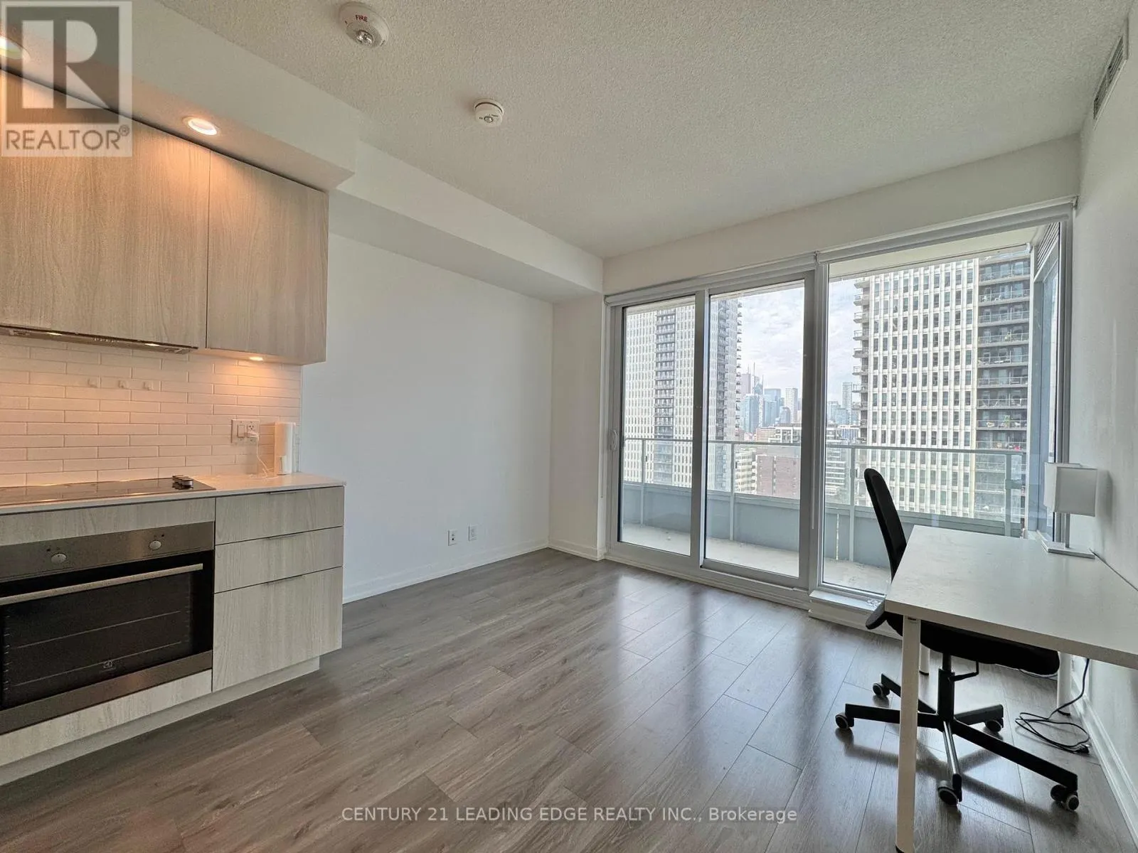 1312 - 20 TUBMAN AVENUE