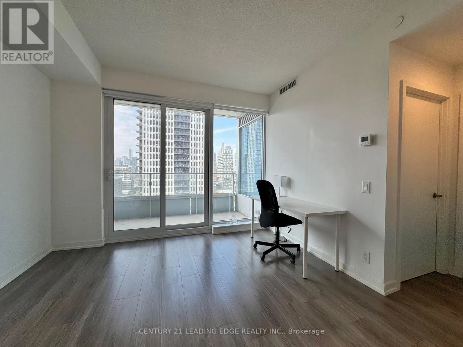 1312 - 20 TUBMAN AVENUE