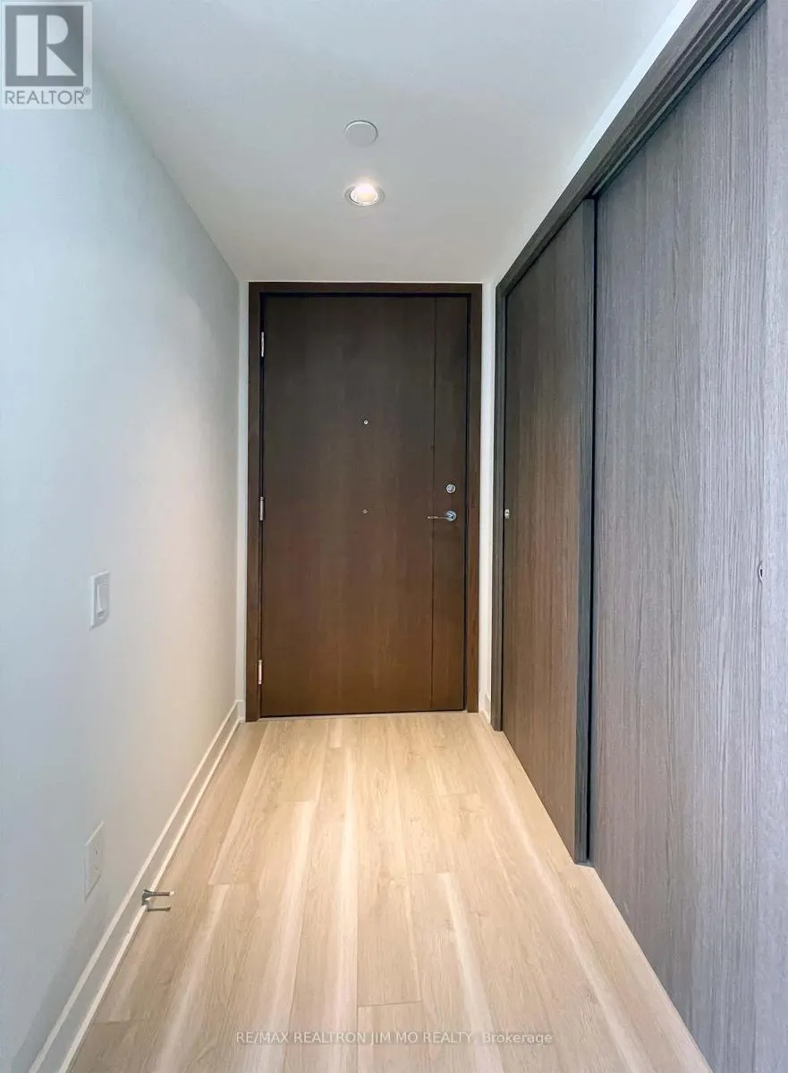 1201 - 17 BATHURST STREET