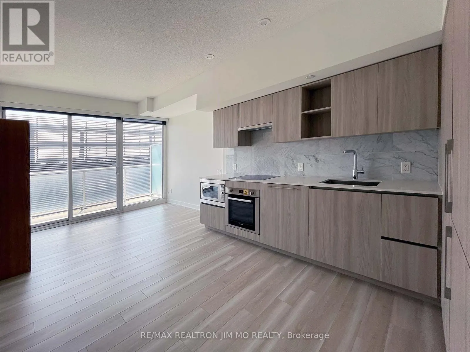 1201 - 17 BATHURST STREET