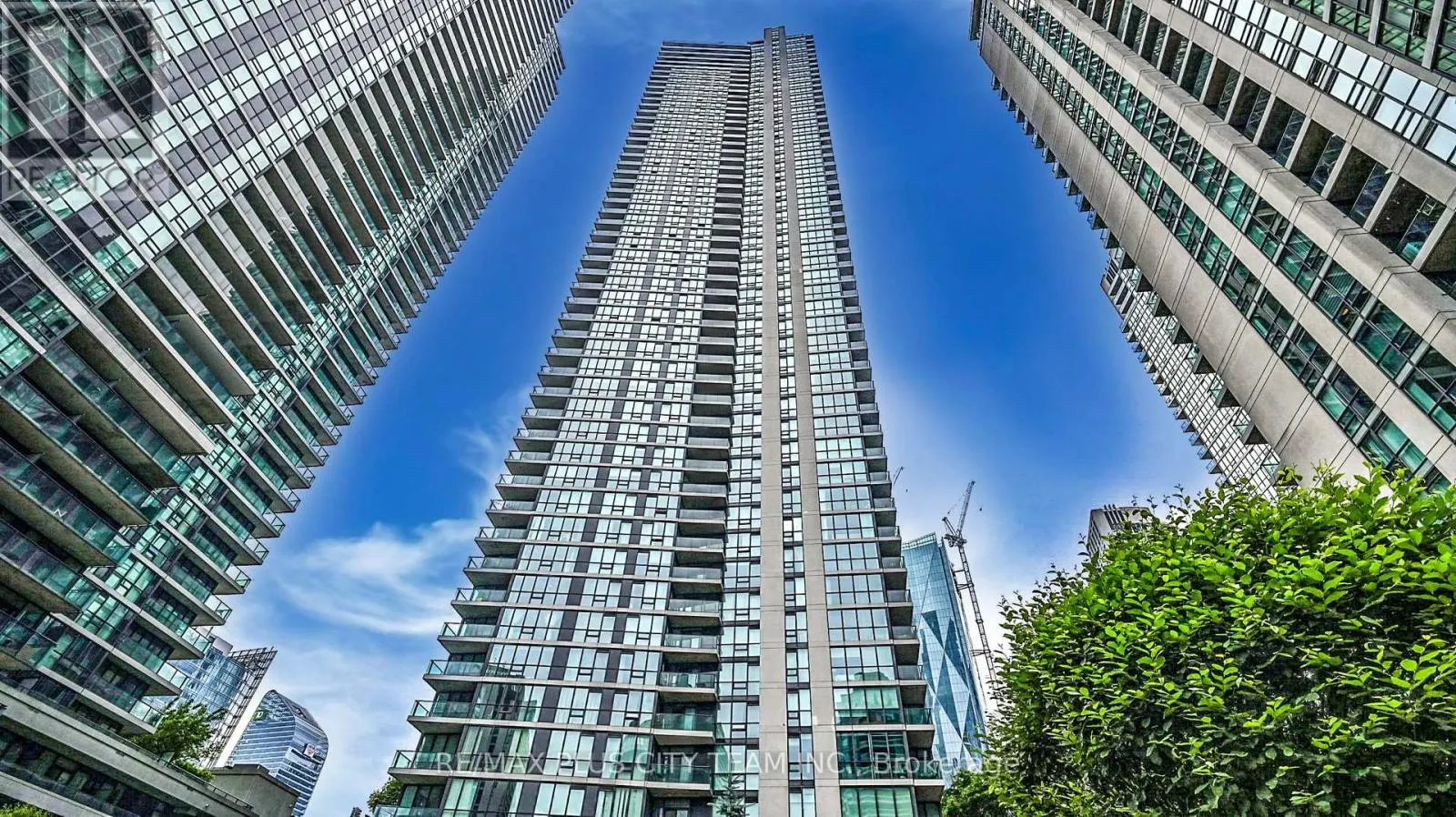 307 - 18 HARBOUR STREET