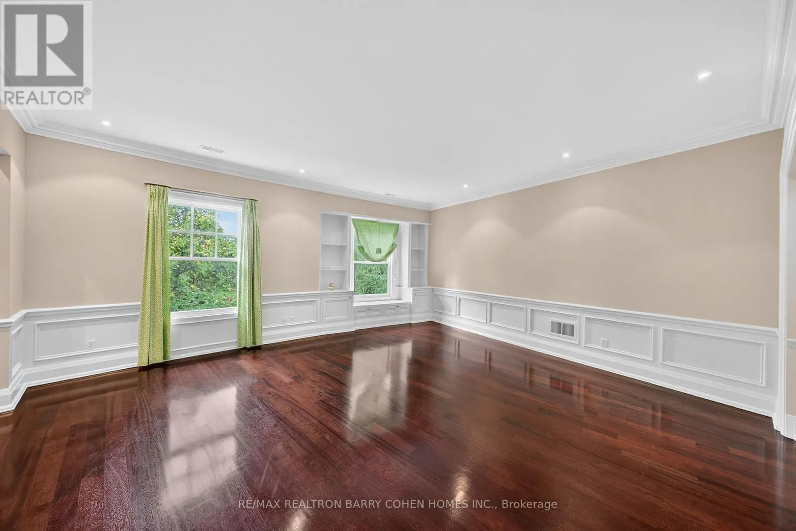 36 OLD YONGE STREET