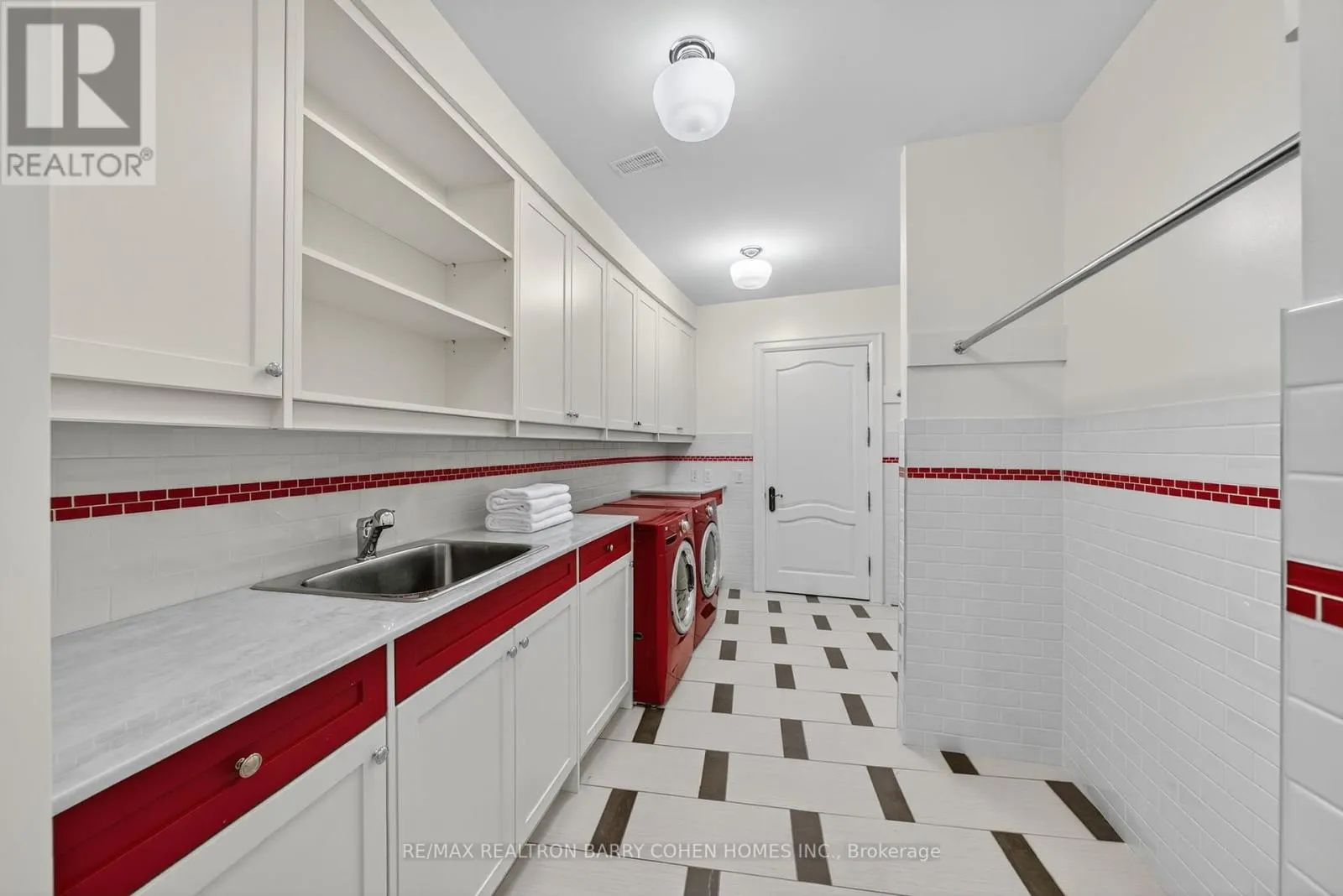 36 OLD YONGE STREET