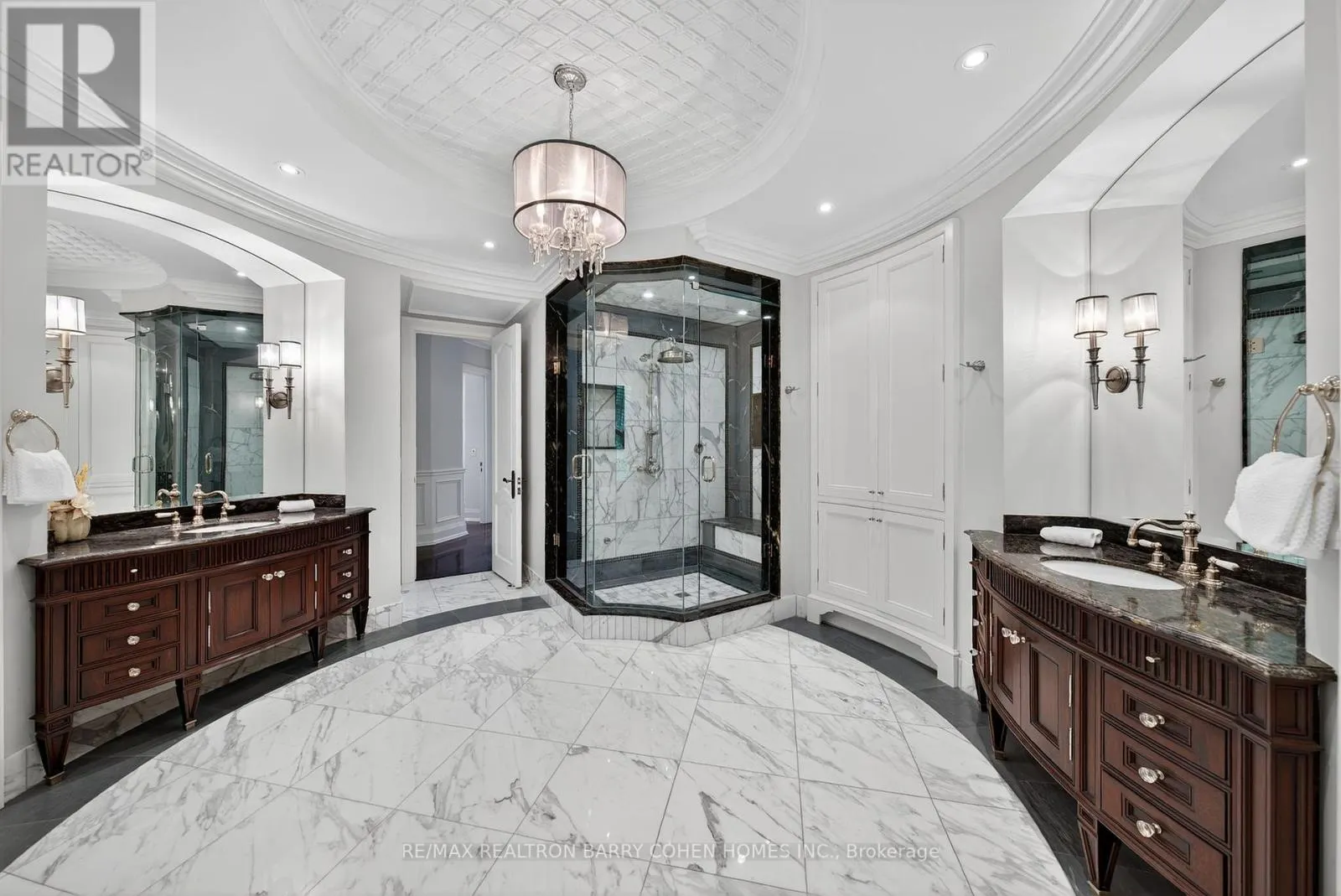 36 OLD YONGE STREET