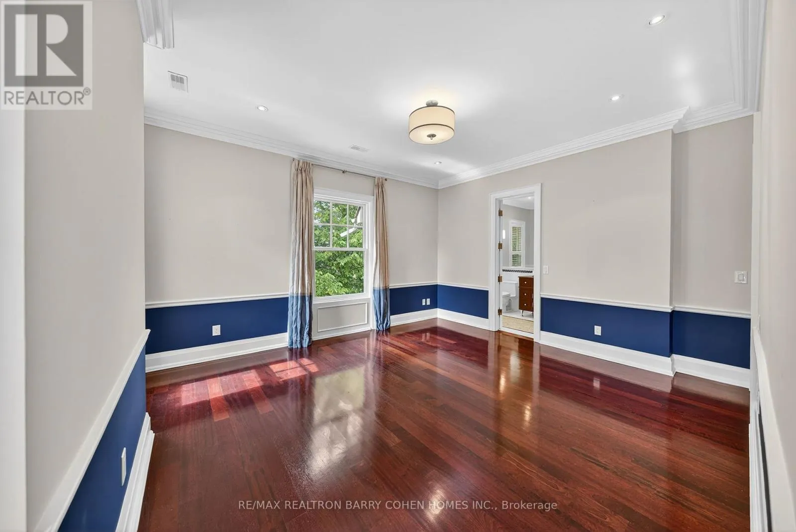 36 OLD YONGE STREET