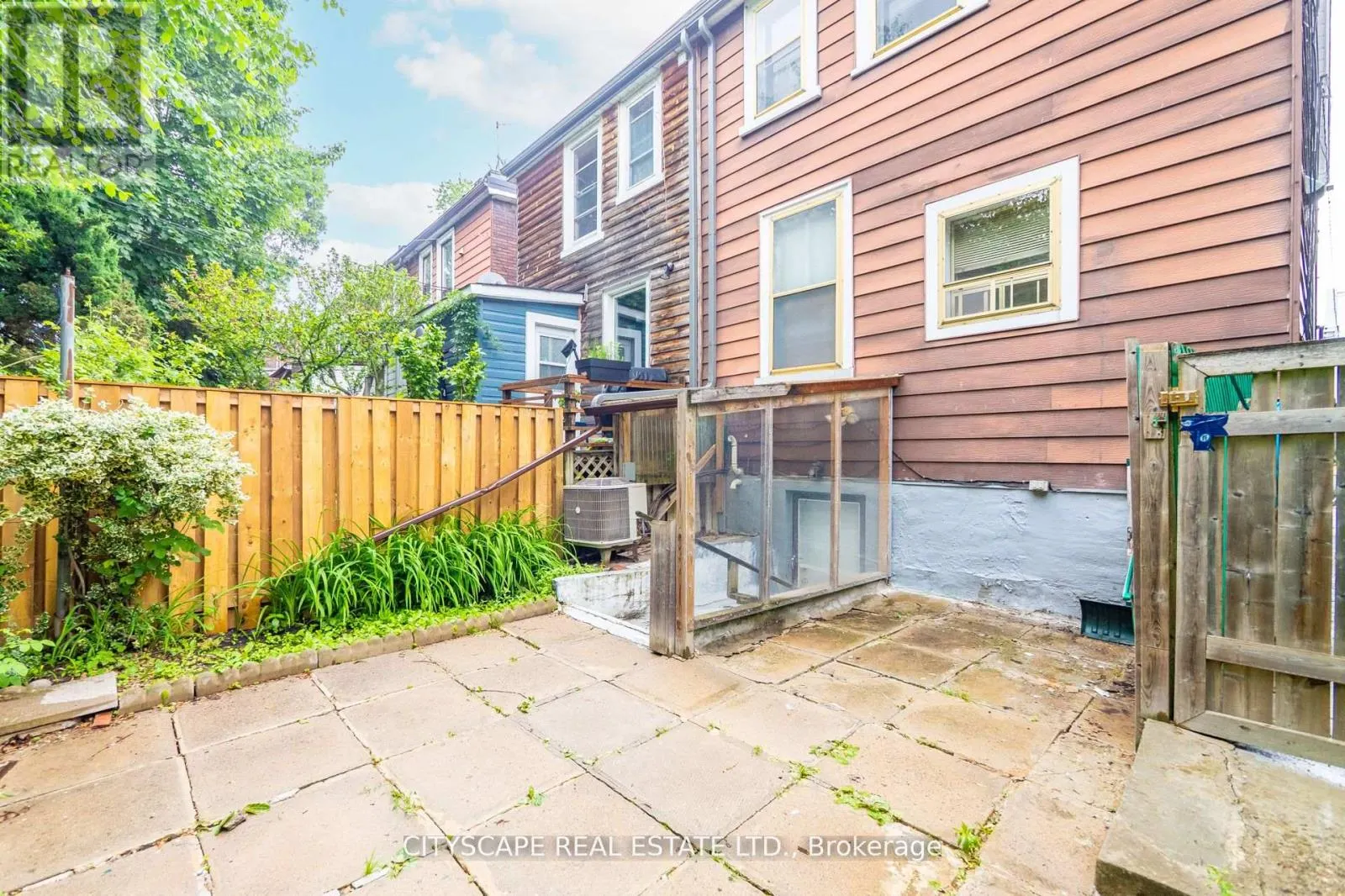 92 BELLWOODS AVENUE