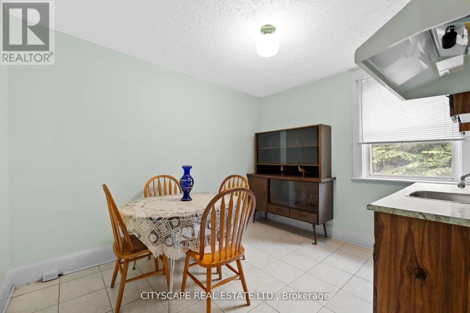 92 BELLWOODS AVENUE