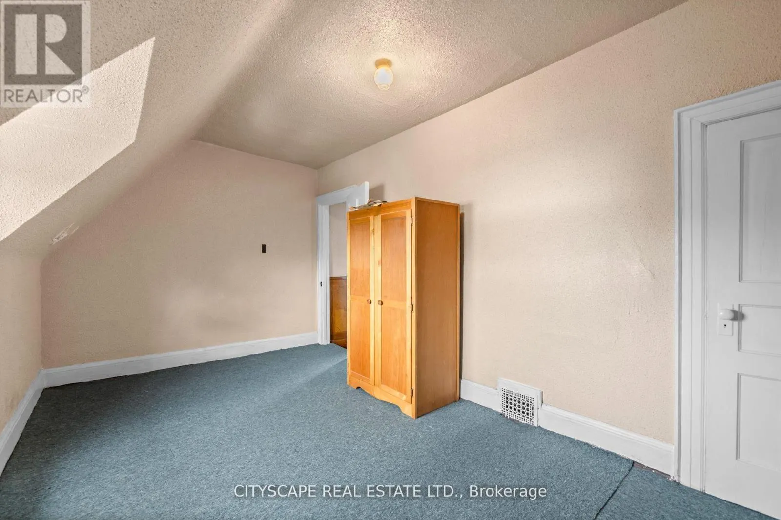 92 BELLWOODS AVENUE