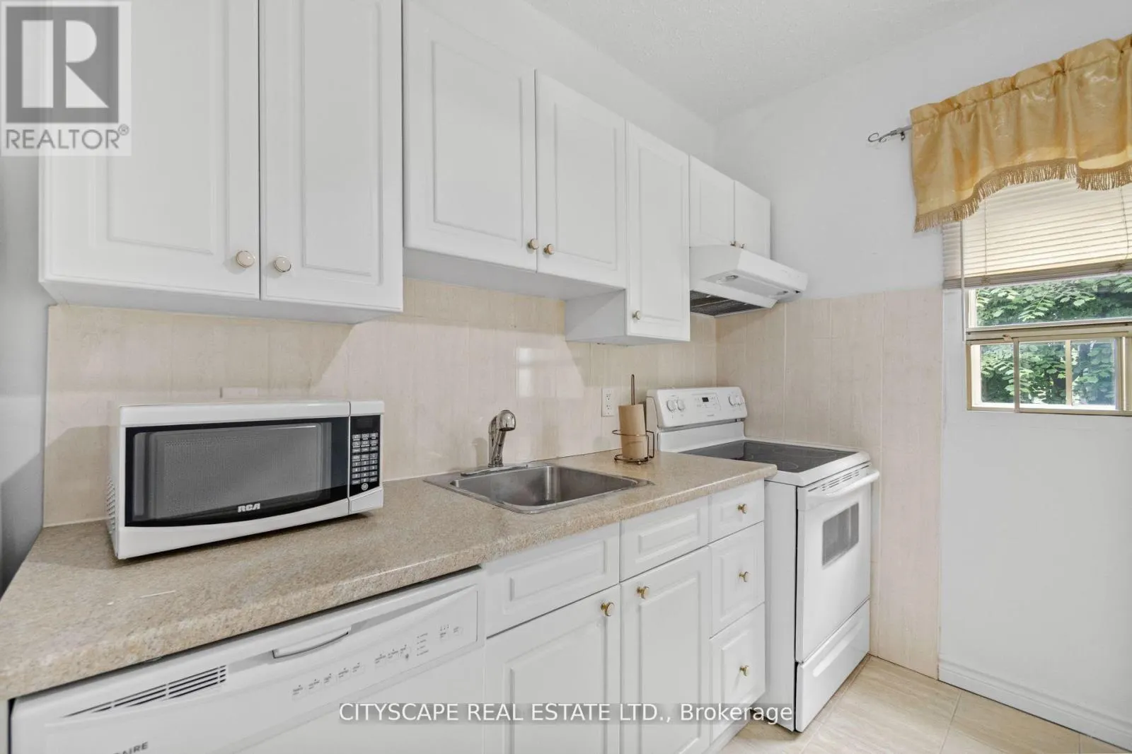 92 BELLWOODS AVENUE