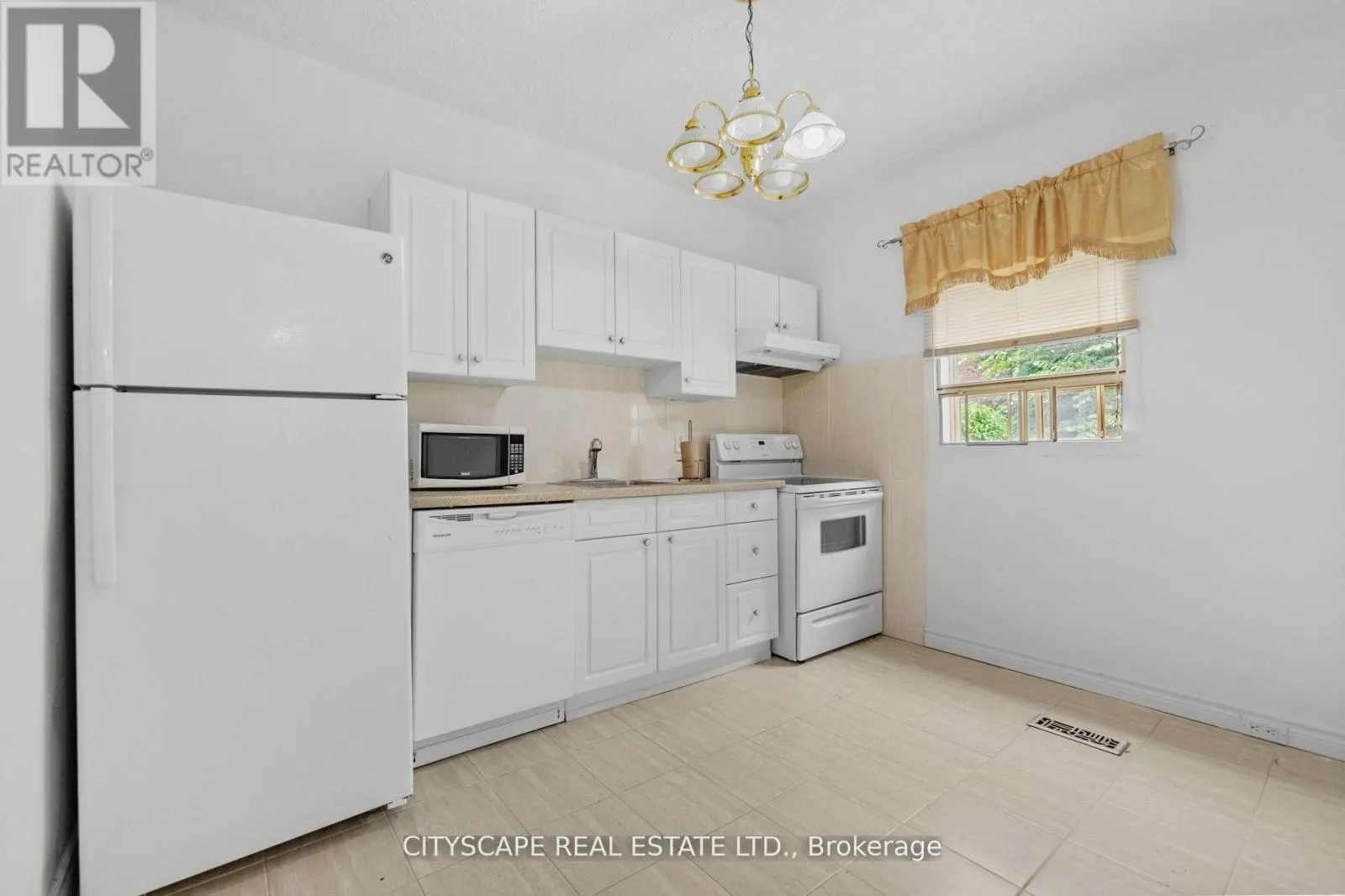 92 BELLWOODS AVENUE