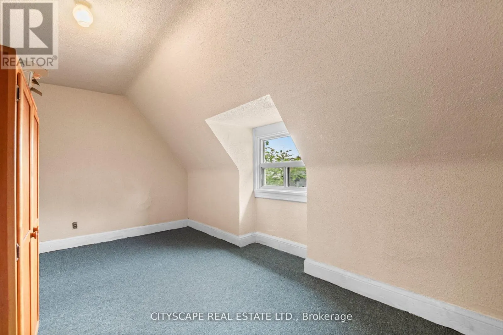 92 BELLWOODS AVENUE