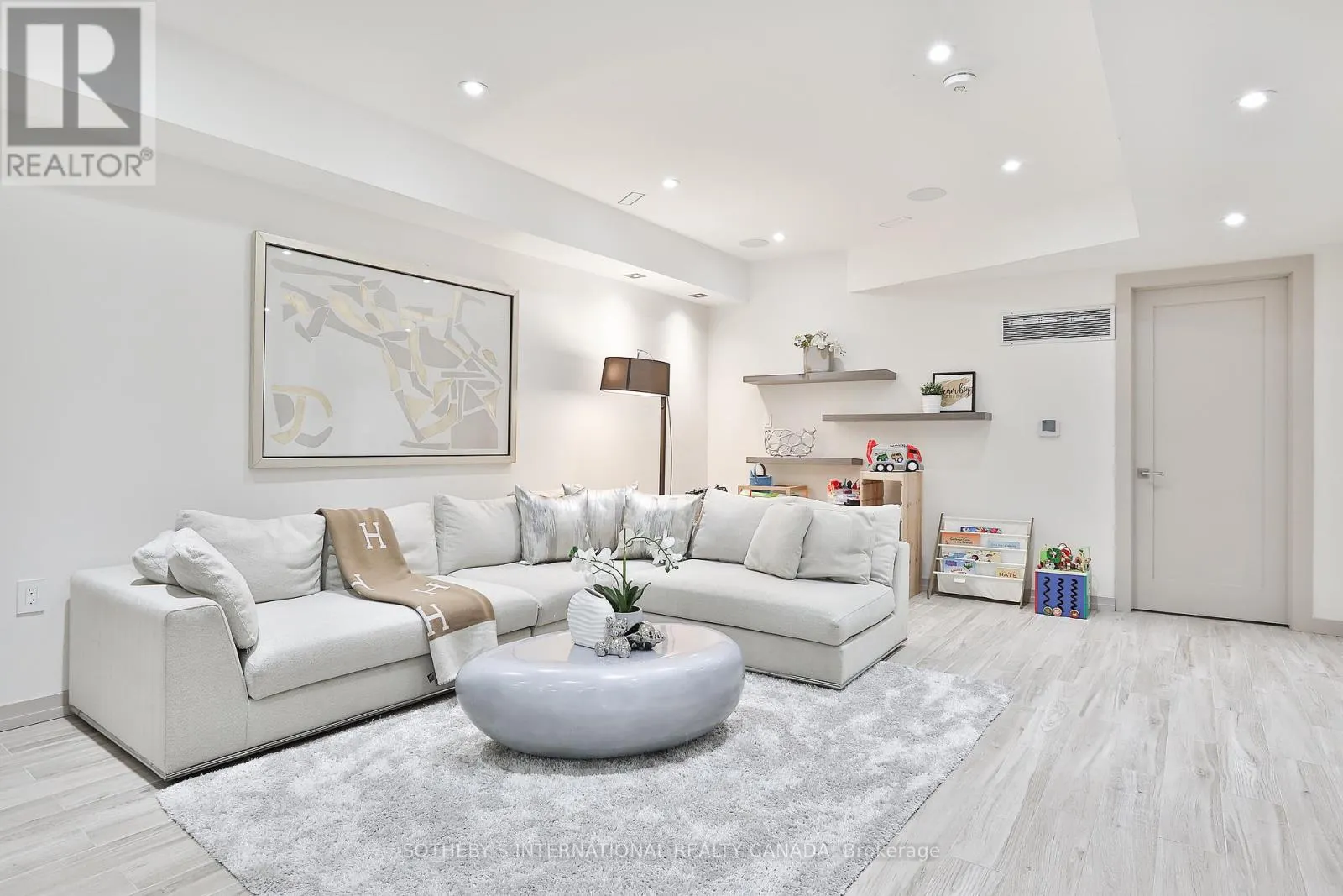 31 OVERTON CRESCENT