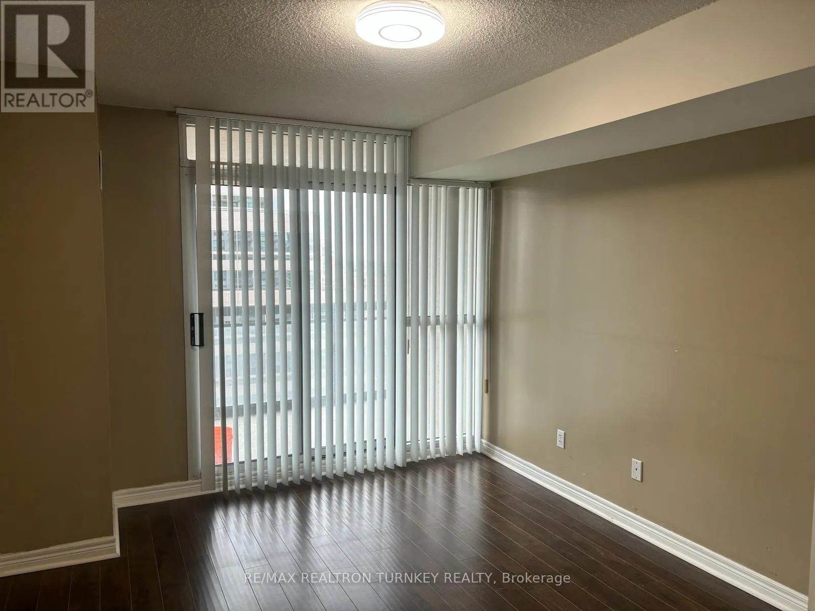 2116 - 18 PARKVIEW AVENUE