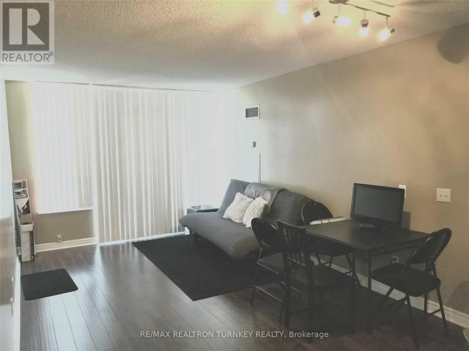 2116 - 18 PARKVIEW AVENUE