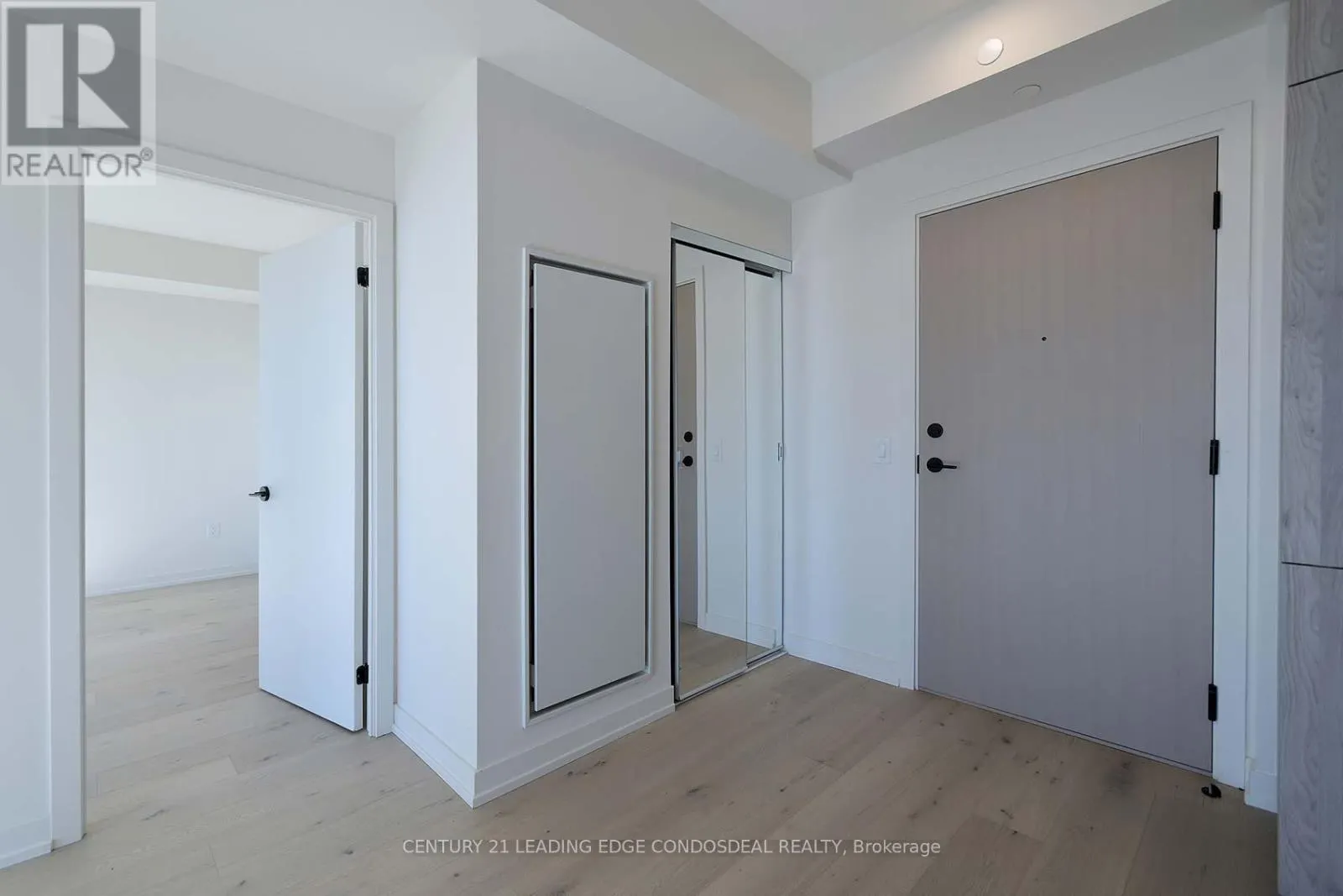 1402 - 181 STERLING ROAD