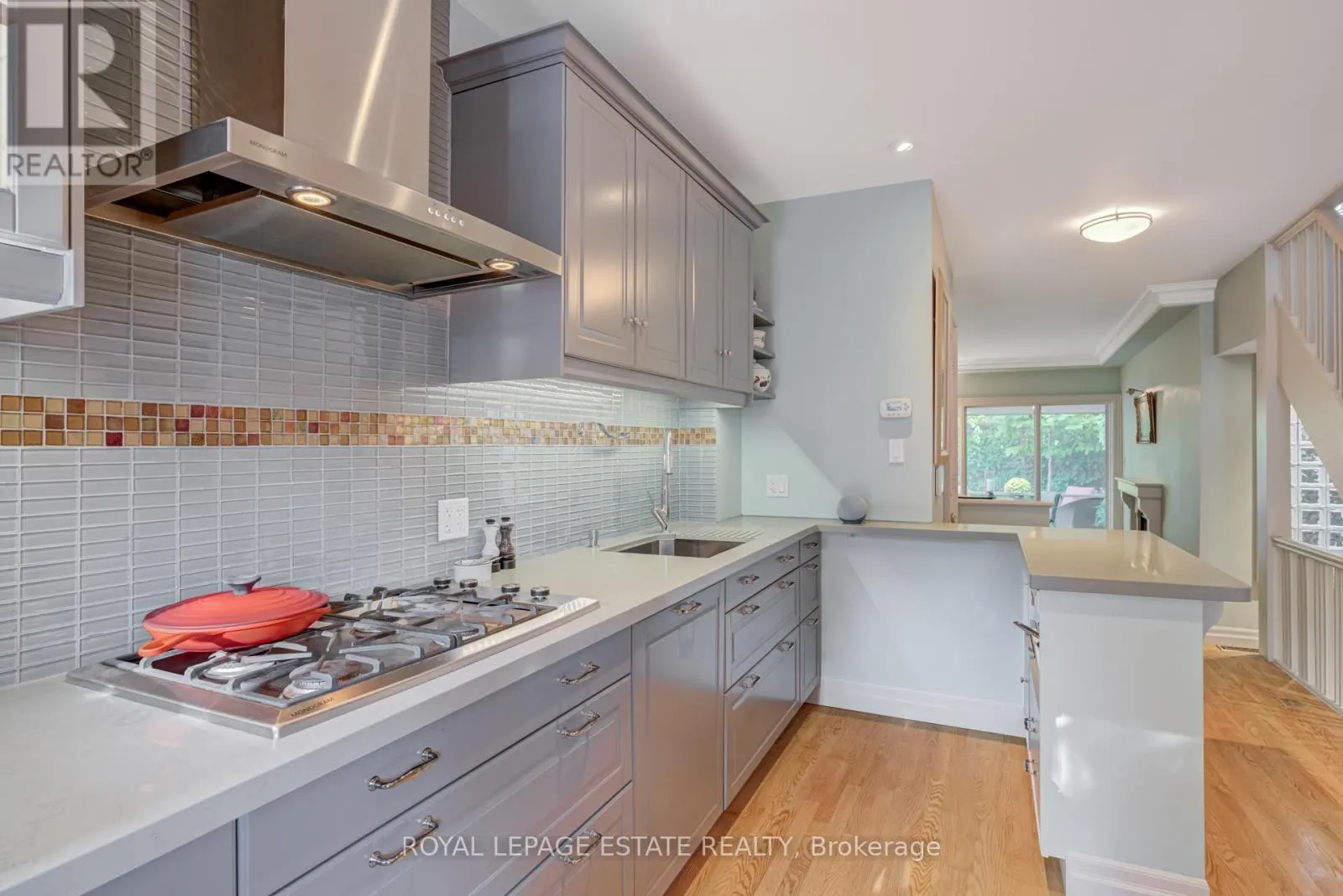 5 WOODSTOCK PLACE