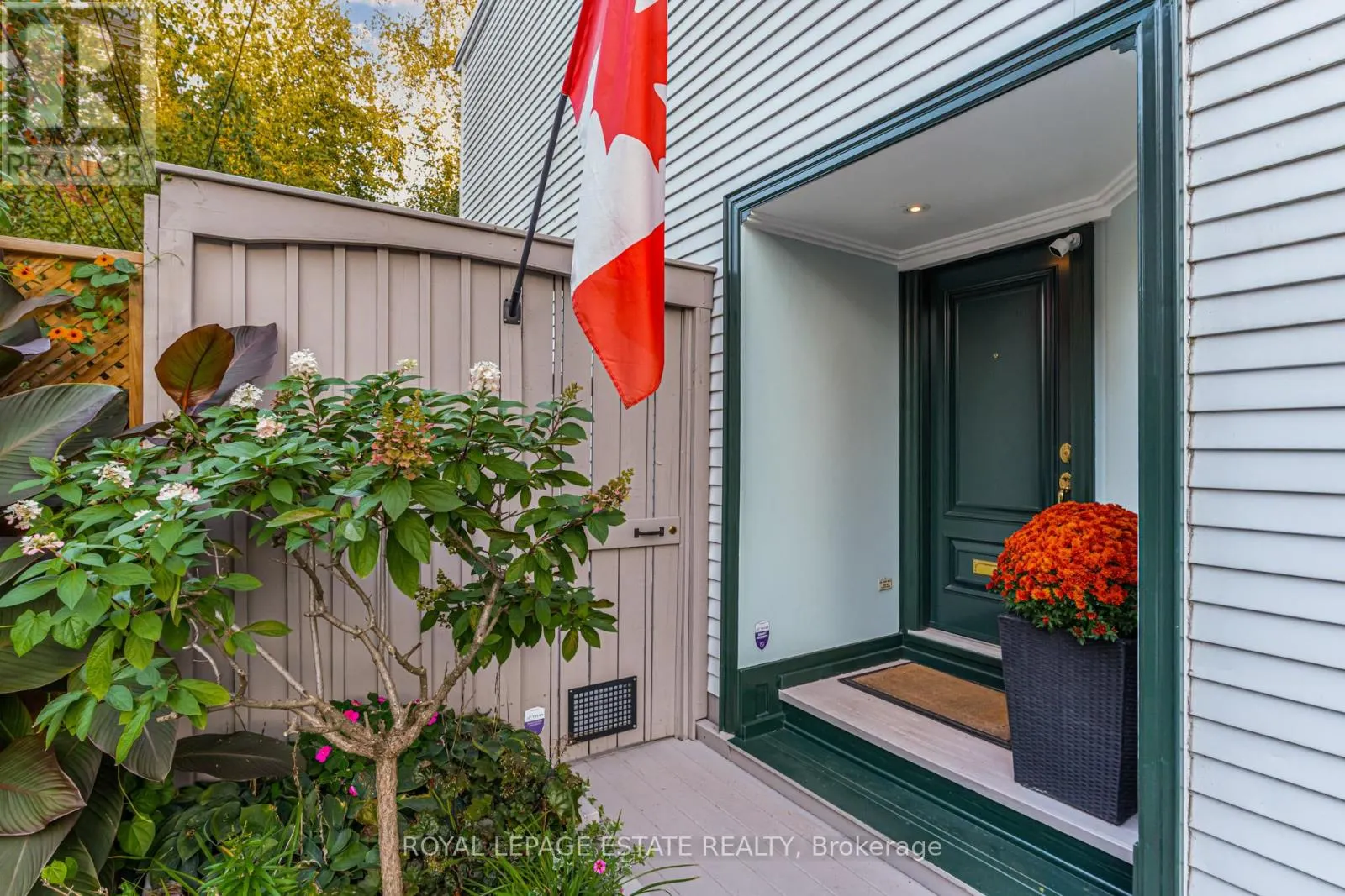 5 WOODSTOCK PLACE