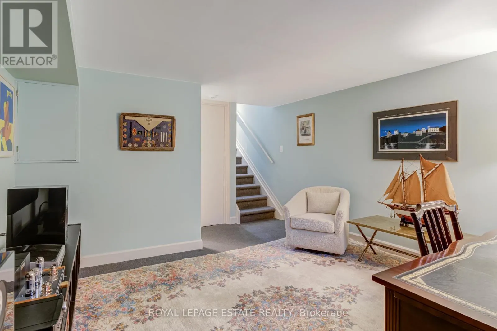 5 WOODSTOCK PLACE