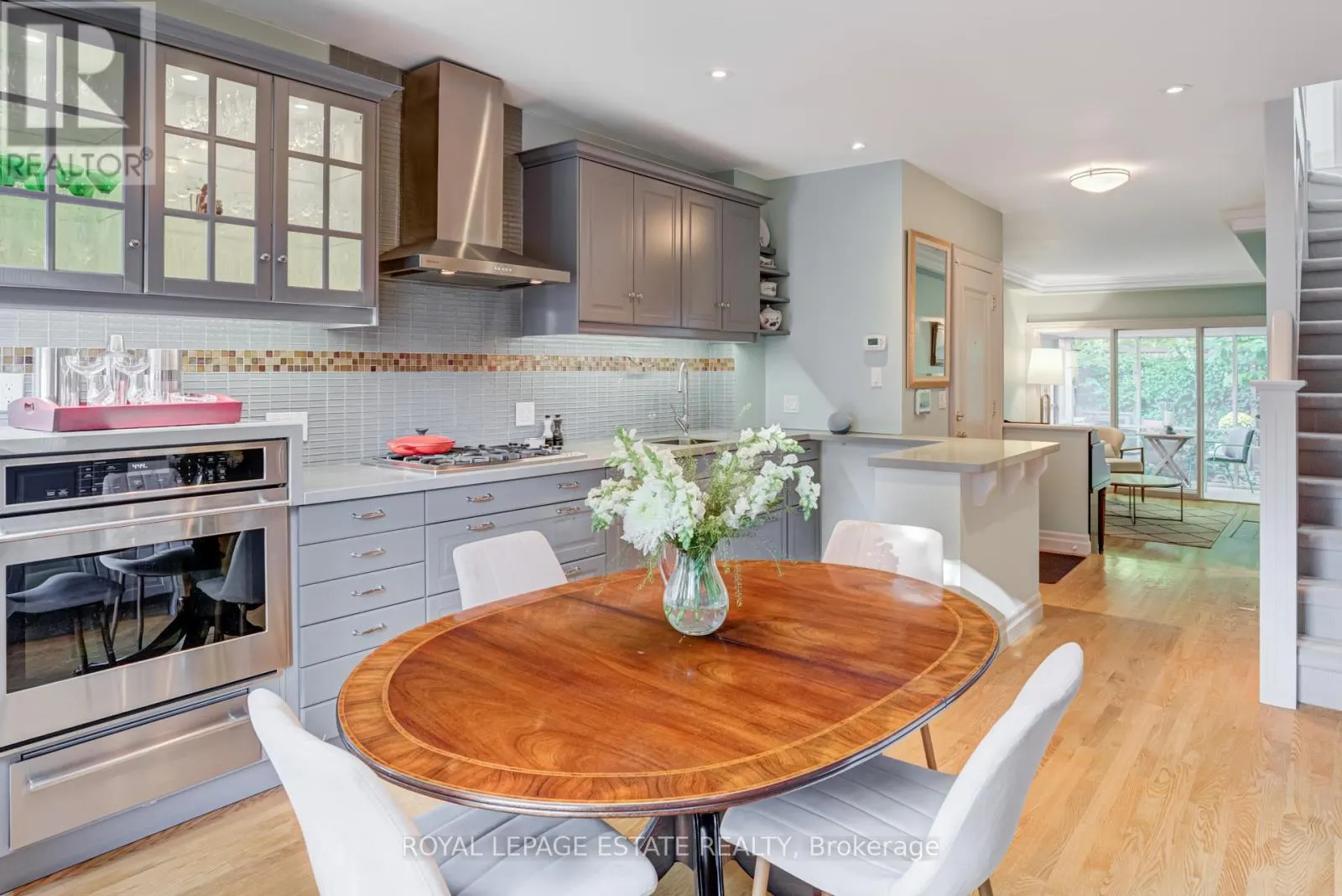 5 WOODSTOCK PLACE