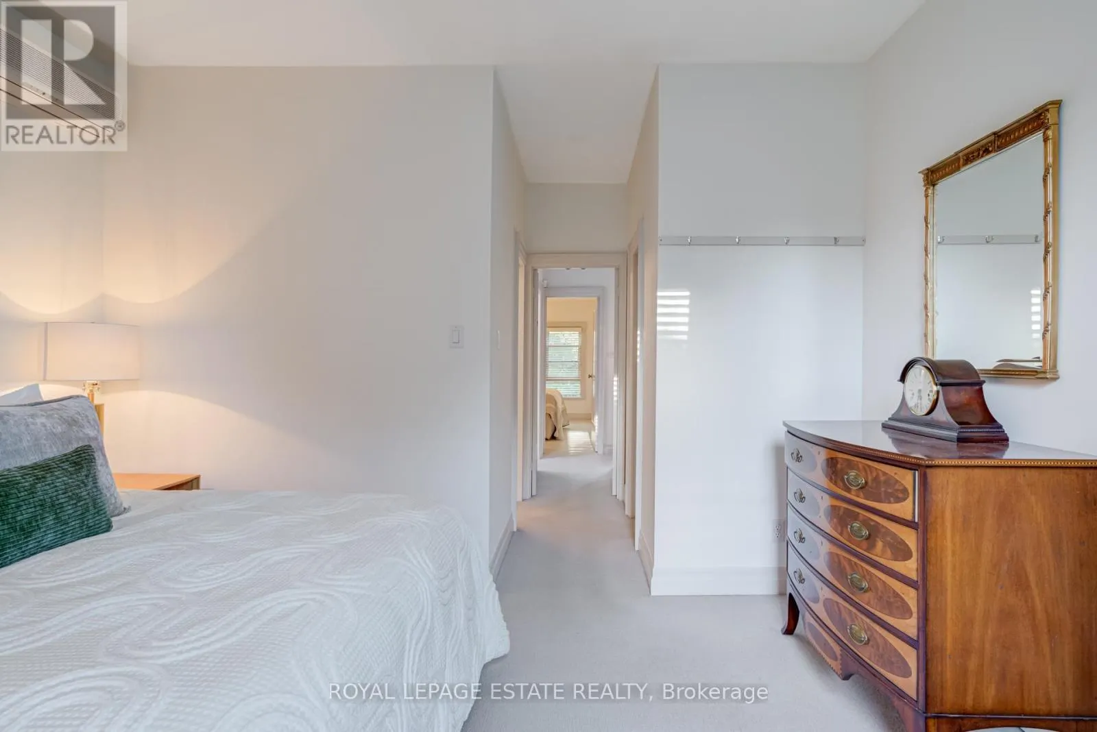 5 WOODSTOCK PLACE