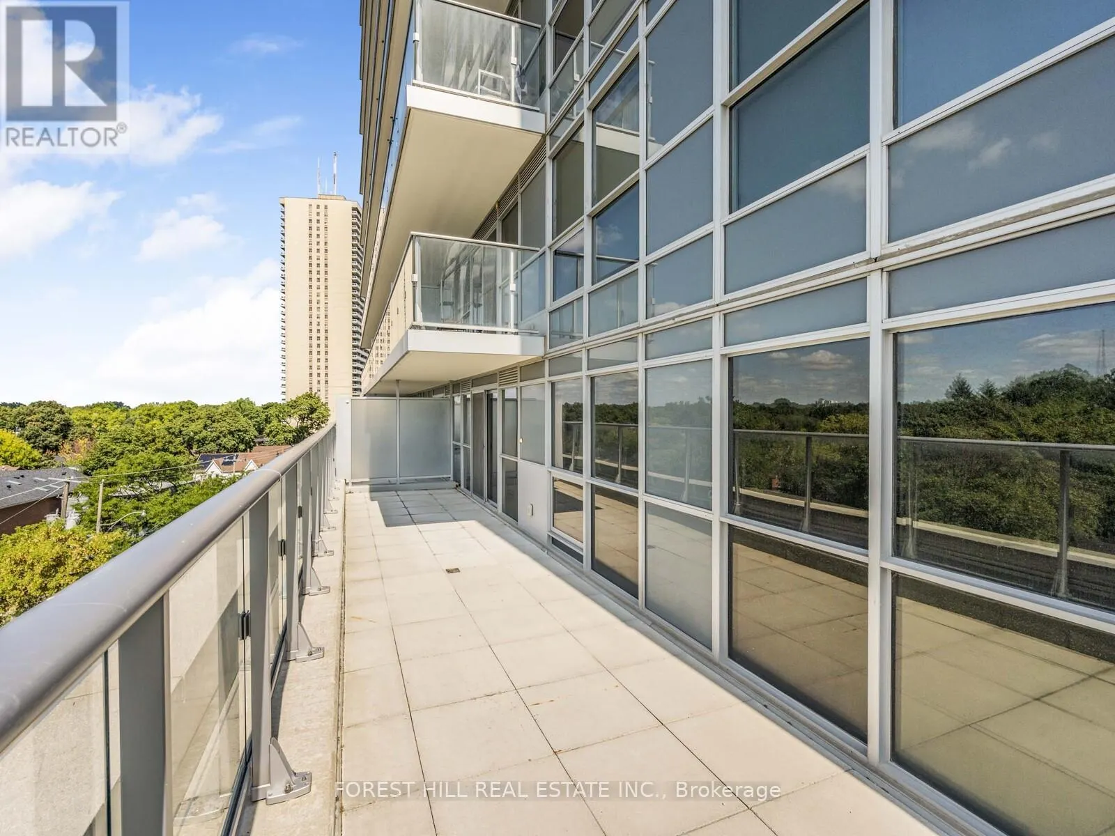 510 - 58 ORCHARD VIEW BOULEVARD