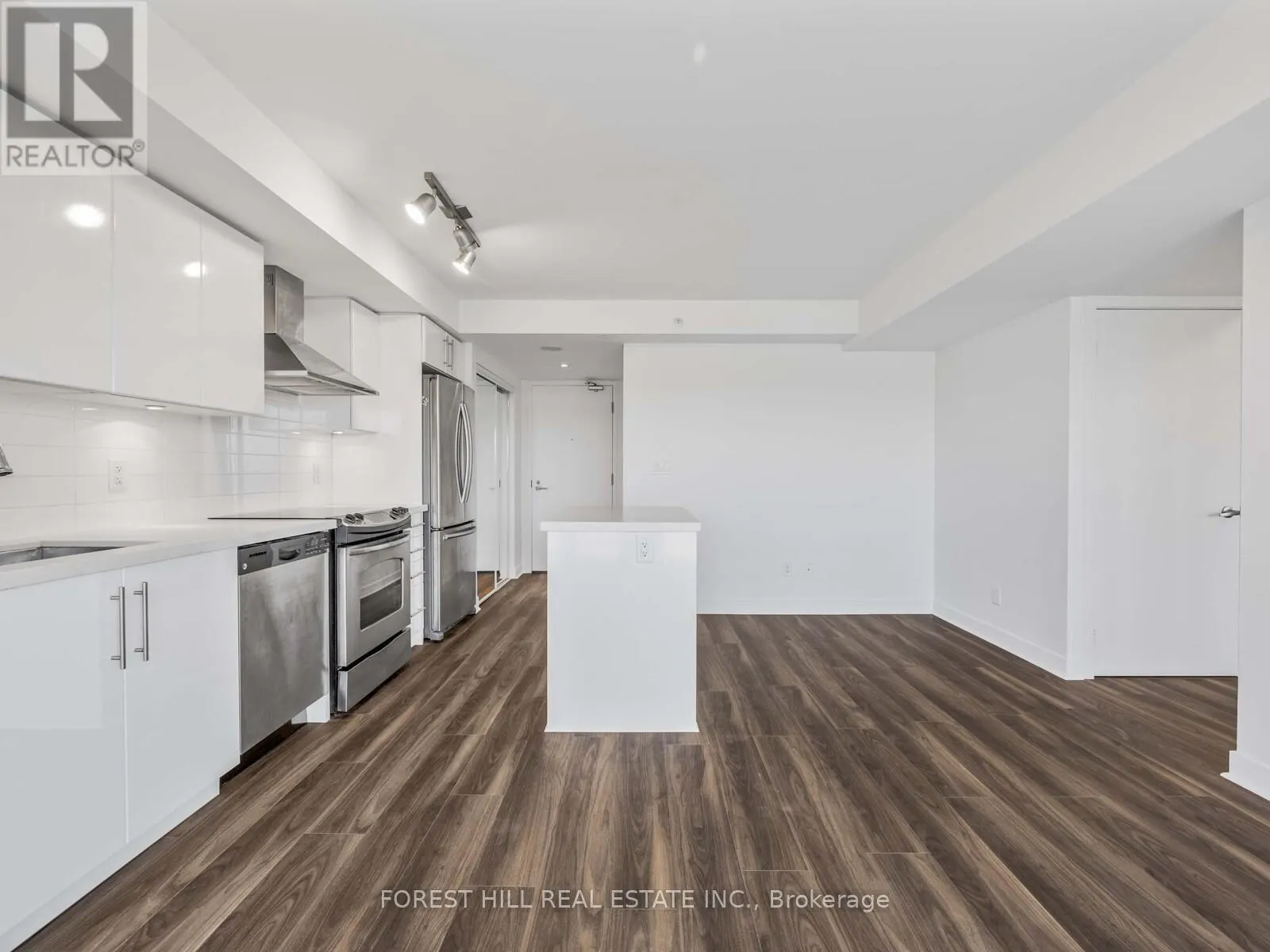 510 - 58 ORCHARD VIEW BOULEVARD